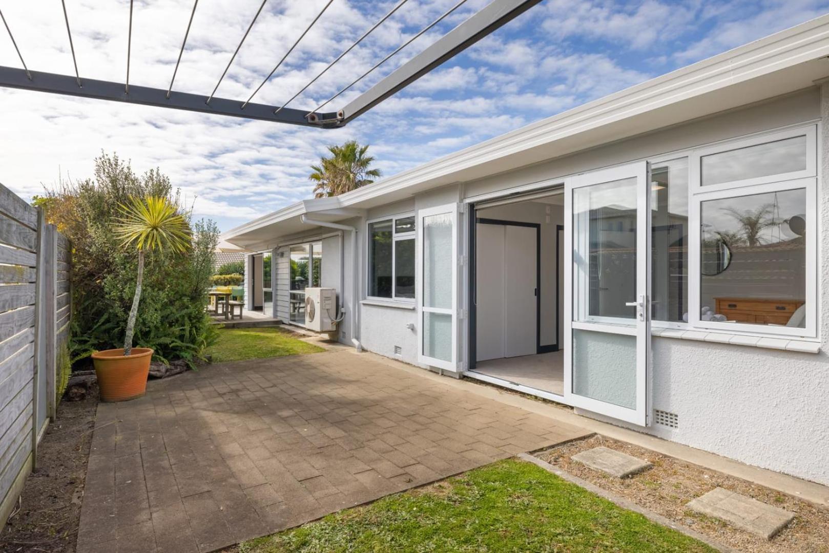 Villa Seaside Beach Retreat - Outdoor Living à Mount Maunganui Extérieur photo